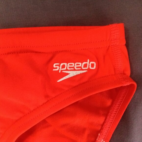 NWOT RARE RED SPEEDO WITH REAR SCRIPT LOGO SWIM BRIEF, SIZE 32" - Picture 3 of 7